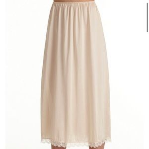 CABERNET | 34” Half Slip | XL | Beige